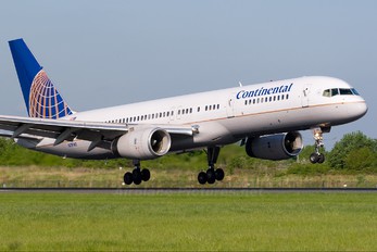 N19141 - Continental Airlines Boeing 757-200