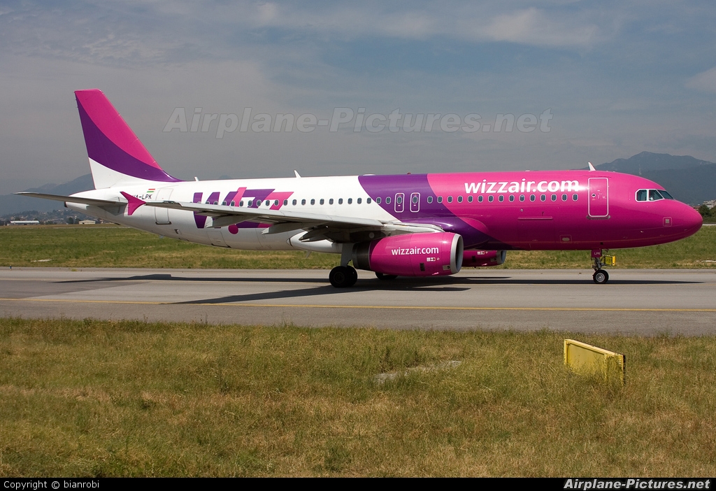 Wizz Air HA-LPK aircraft at Bergamo - Orio al Serio