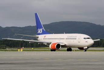 LN-TUD - SAS - Scandinavian Airlines Boeing 737-700