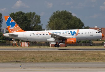 EI-CUM - Windjet Airbus A320