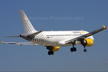 EC-HTD - Vueling Airlines Airbus A320