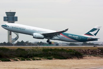B-LAD - Cathay Pacific Airbus A330-300
