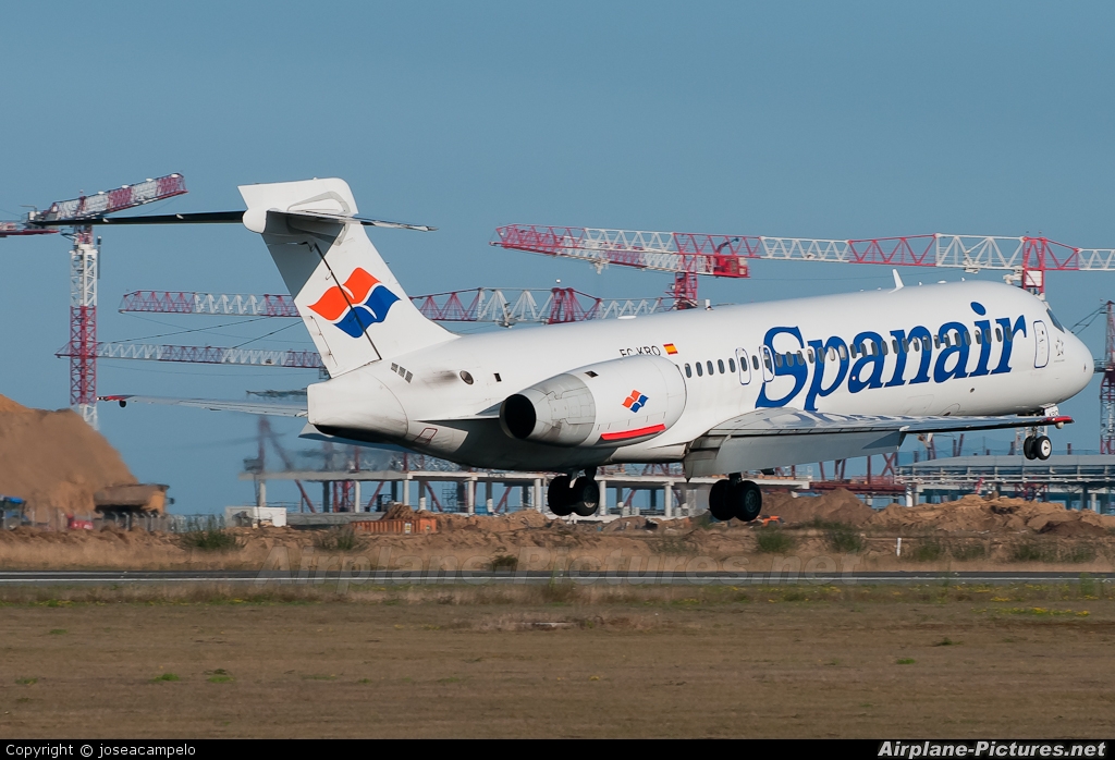 Spanair EC-KRO aircraft at Santiago de Compostela