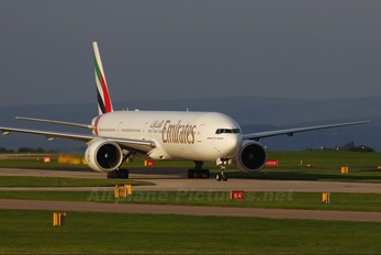A6-EBP - Emirates Airlines Boeing 777-300ER