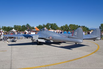 MM6033 - Italy - Air Force de Havilland DH.100 Vampire FB.52