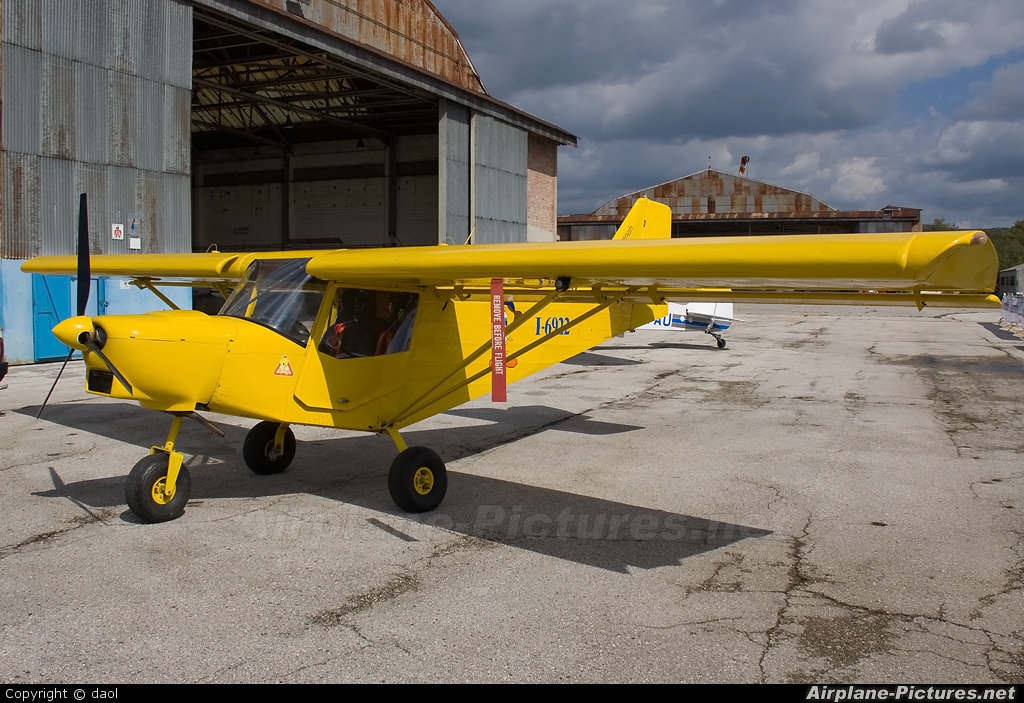 Private I-6922 aircraft at Verona - Boscomantico