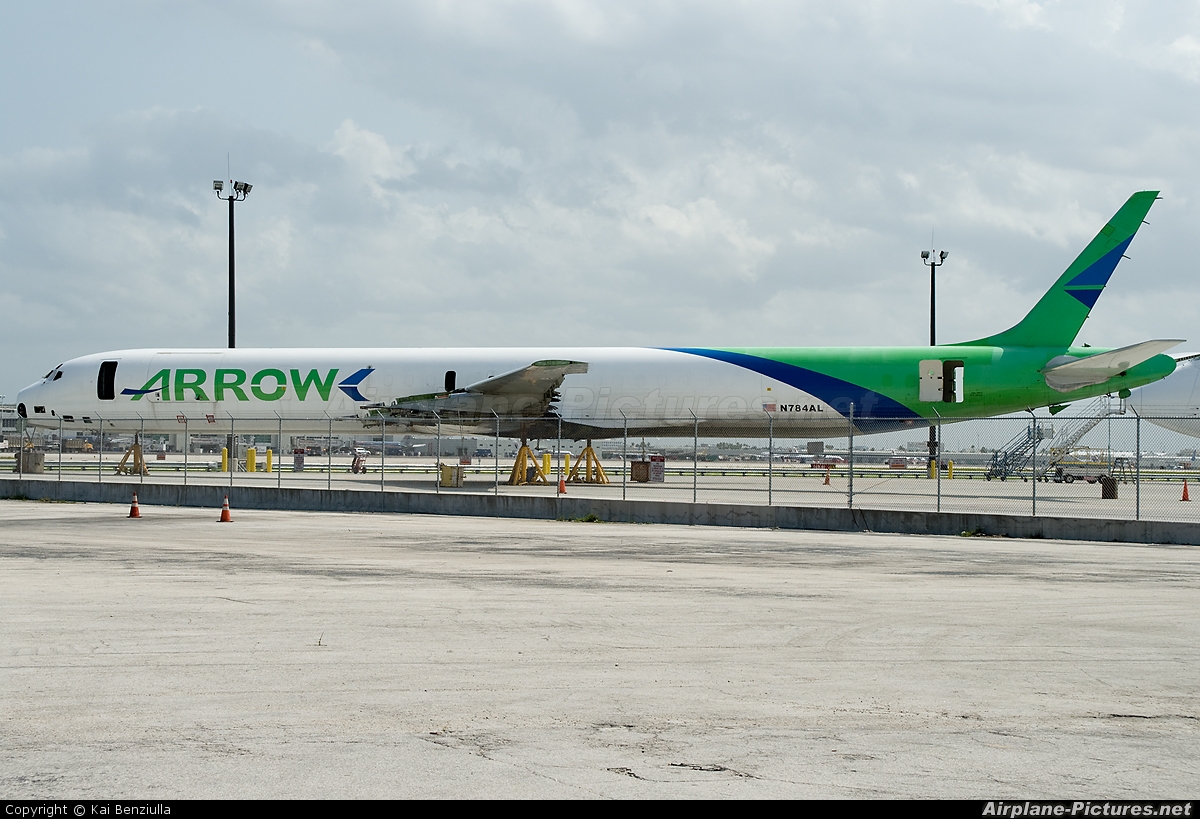 Arrow Air N784AL aircraft at Miami Intl