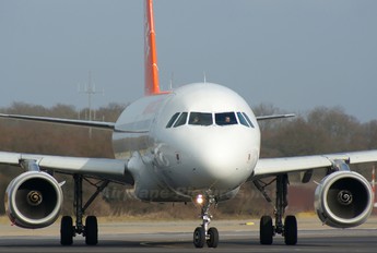 G-TTOJ - easyJet Airbus A320