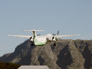 LN-WII - Widerøe de Havilland Canada DHC-8-100 Dash 8