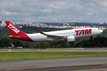 PT-MVD - TAM Airbus A330-200