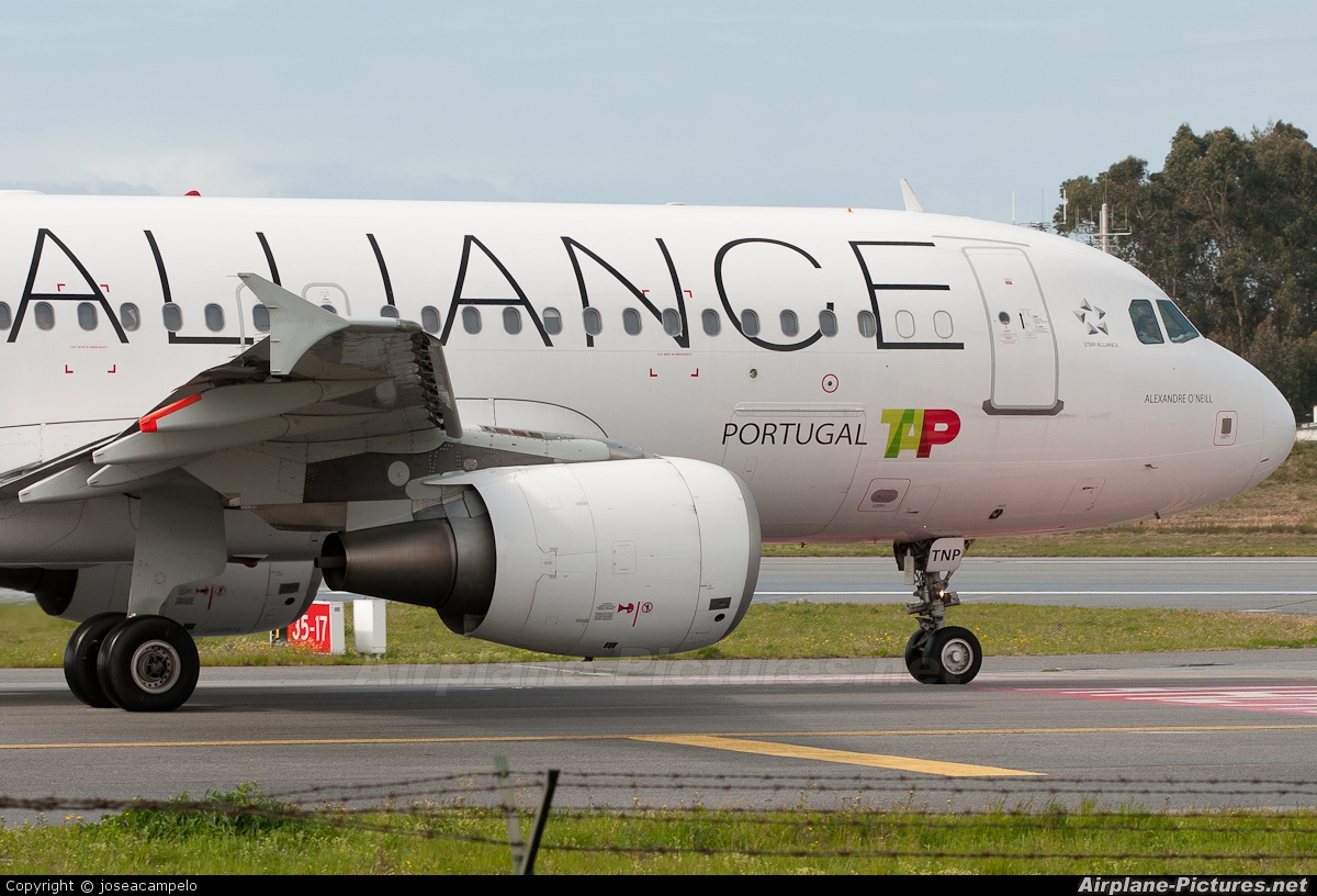 TAP Portugal CS-TNP aircraft at Porto