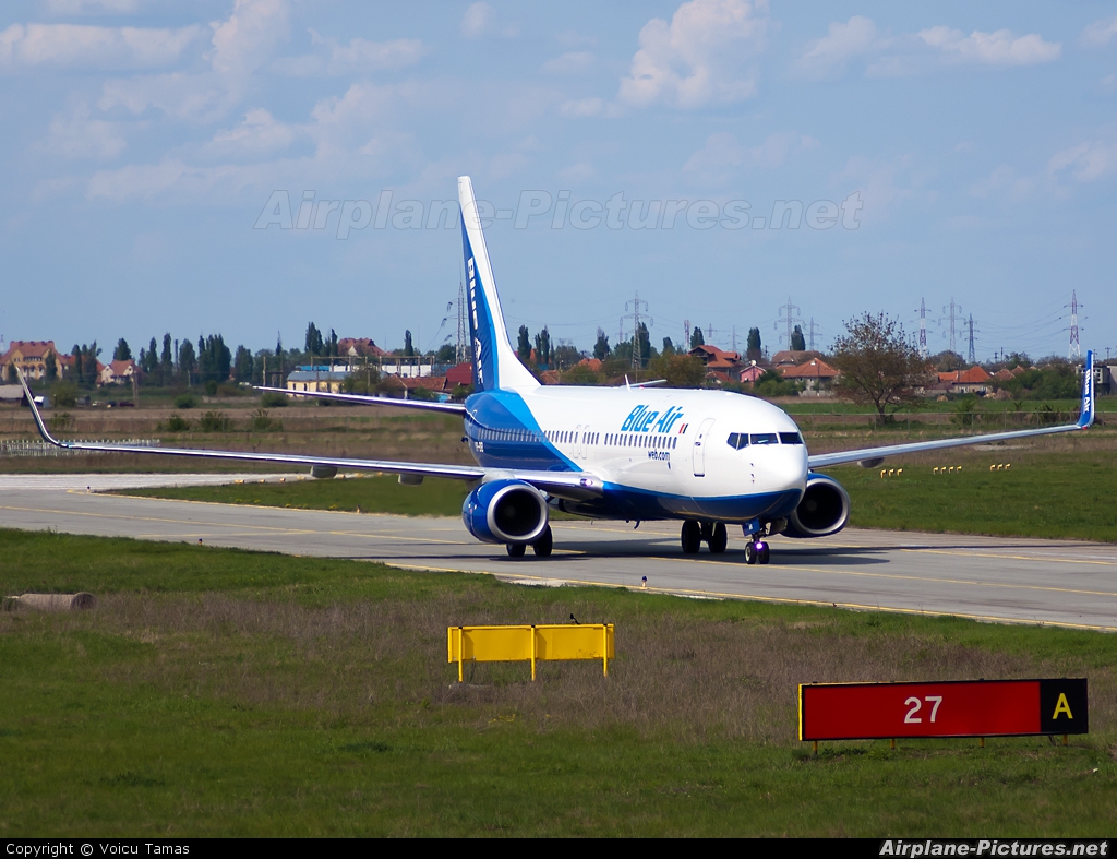 Blue Air YR-BIB aircraft at Arad
