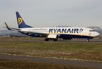 EI-EKT - Ryanair Boeing 737-800