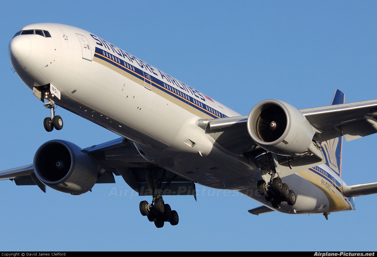 Singapore Airlines 9V-SWG aircraft at London - Heathrow