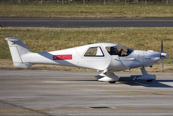 - - Private Dyn Aero MCR4s