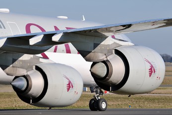 A7-AGC - Qatar Airways Airbus A340-600