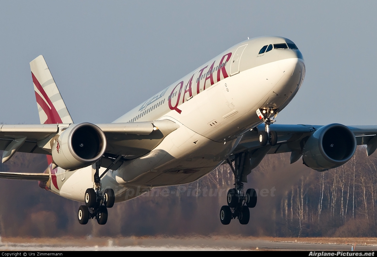Qatar Airways A7-ACL aircraft at Zurich