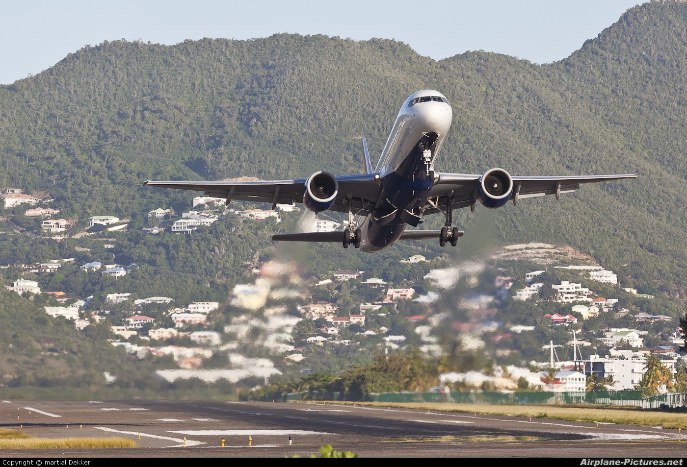 Delta Air Lines N678DL aircraft at Sint Maarten - Princess Juliana Intl