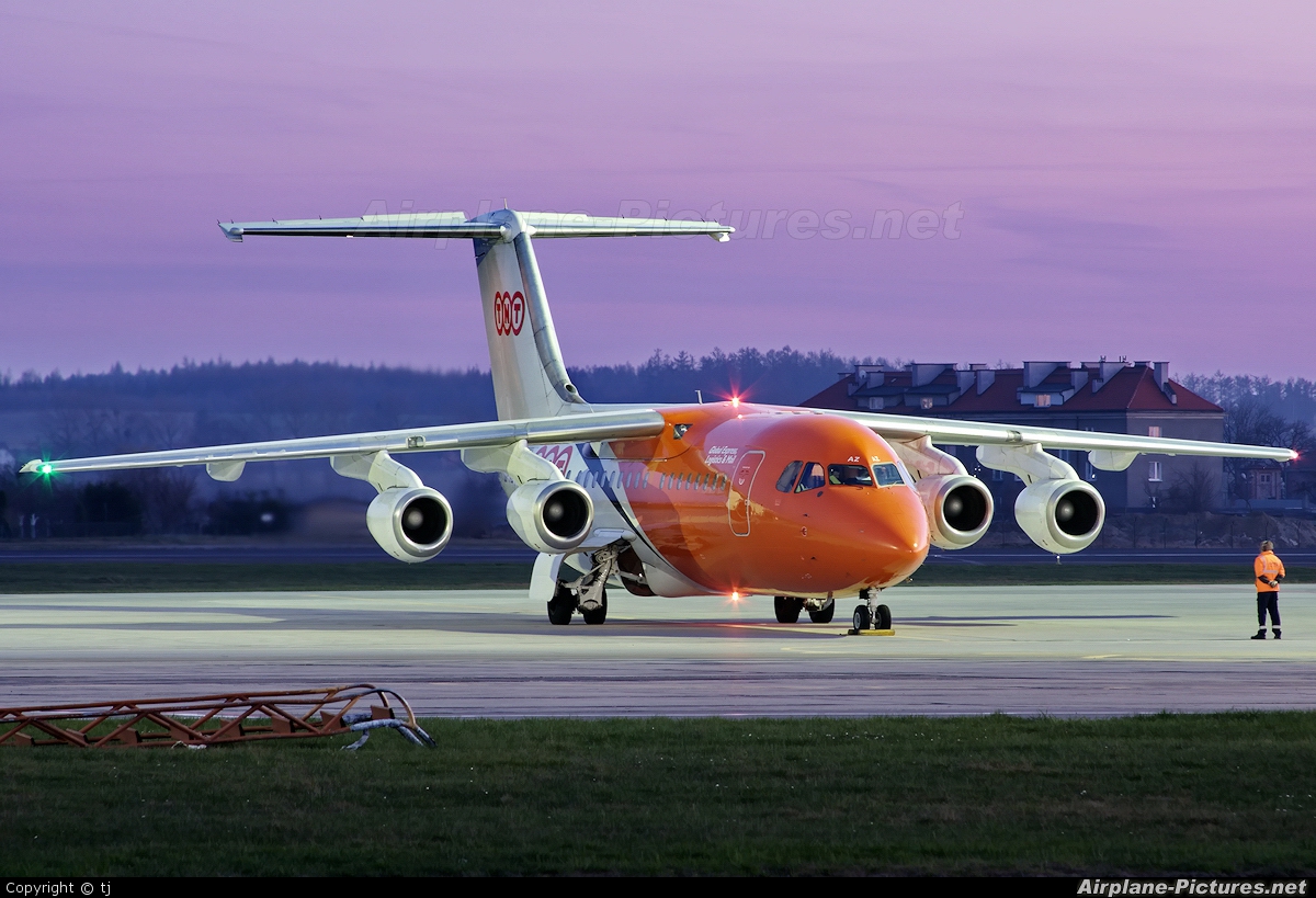 OO-TAZ - TNT British Aerospace BAe 146-200/Avro RJ85-QC at GdaÅ„sk