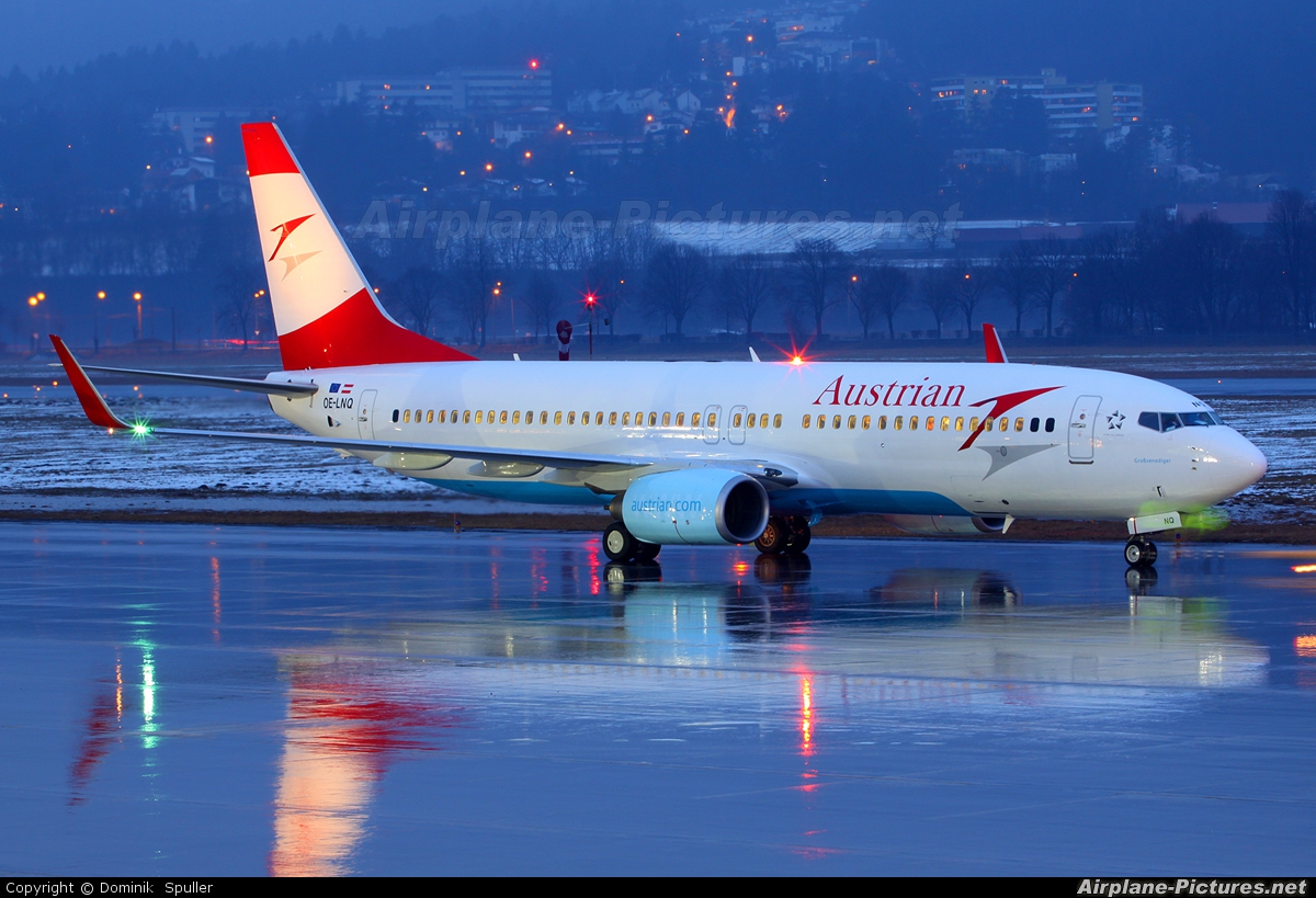 Austrian Airlines/Arrows/Tyrolean OE-LNQ aircraft at Innsbruck