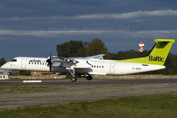 YL-BAH - Air Baltic de Havilland Canada DHC-8-400Q / Bombardier Q400