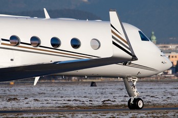M-VRNY - Private Gulfstream Aerospace G-V, G-V-SP, G500, G550