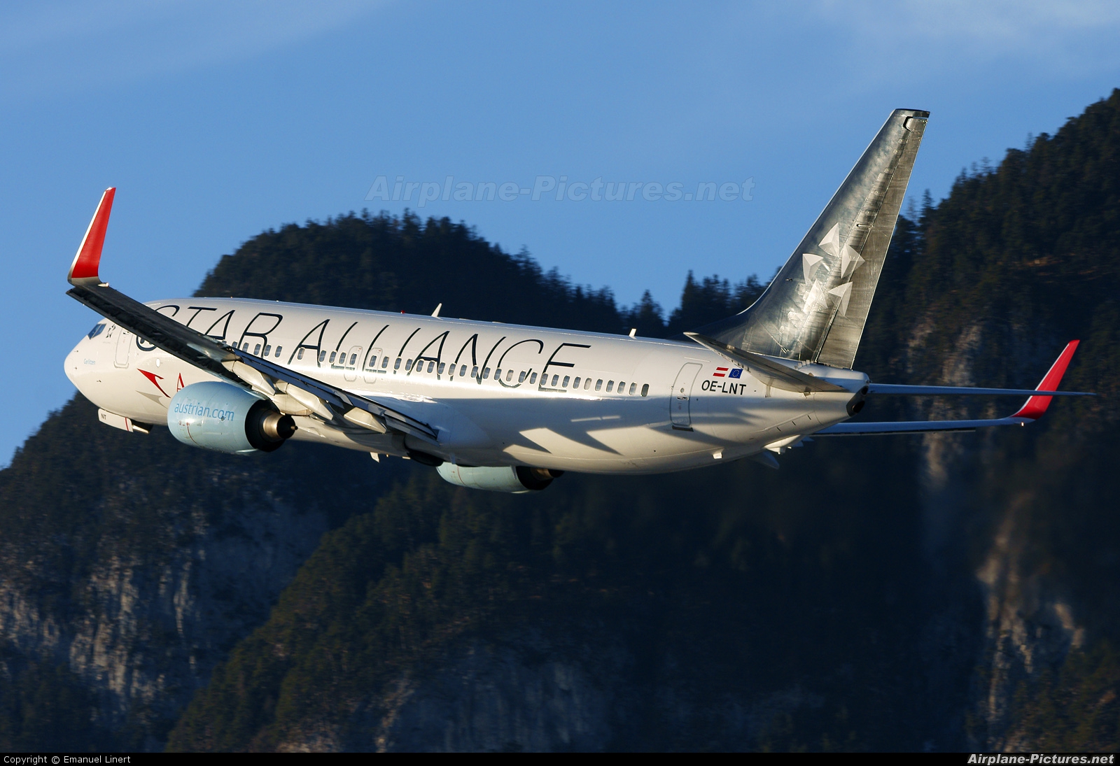 Austrian Airlines/Arrows/Tyrolean OE-LNT aircraft at Innsbruck