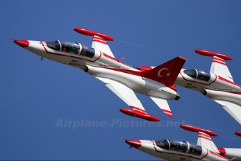 - - Turkey - Air Force : Turkish Stars Canadair NF-5B
