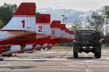 - - Poland - Air Force: White & Red Iskras PZL TS-11 Iskra