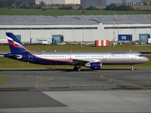 VQ-BHM - Aeroflot Airbus A321