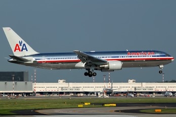 N374AA - American Airlines Boeing 767-300