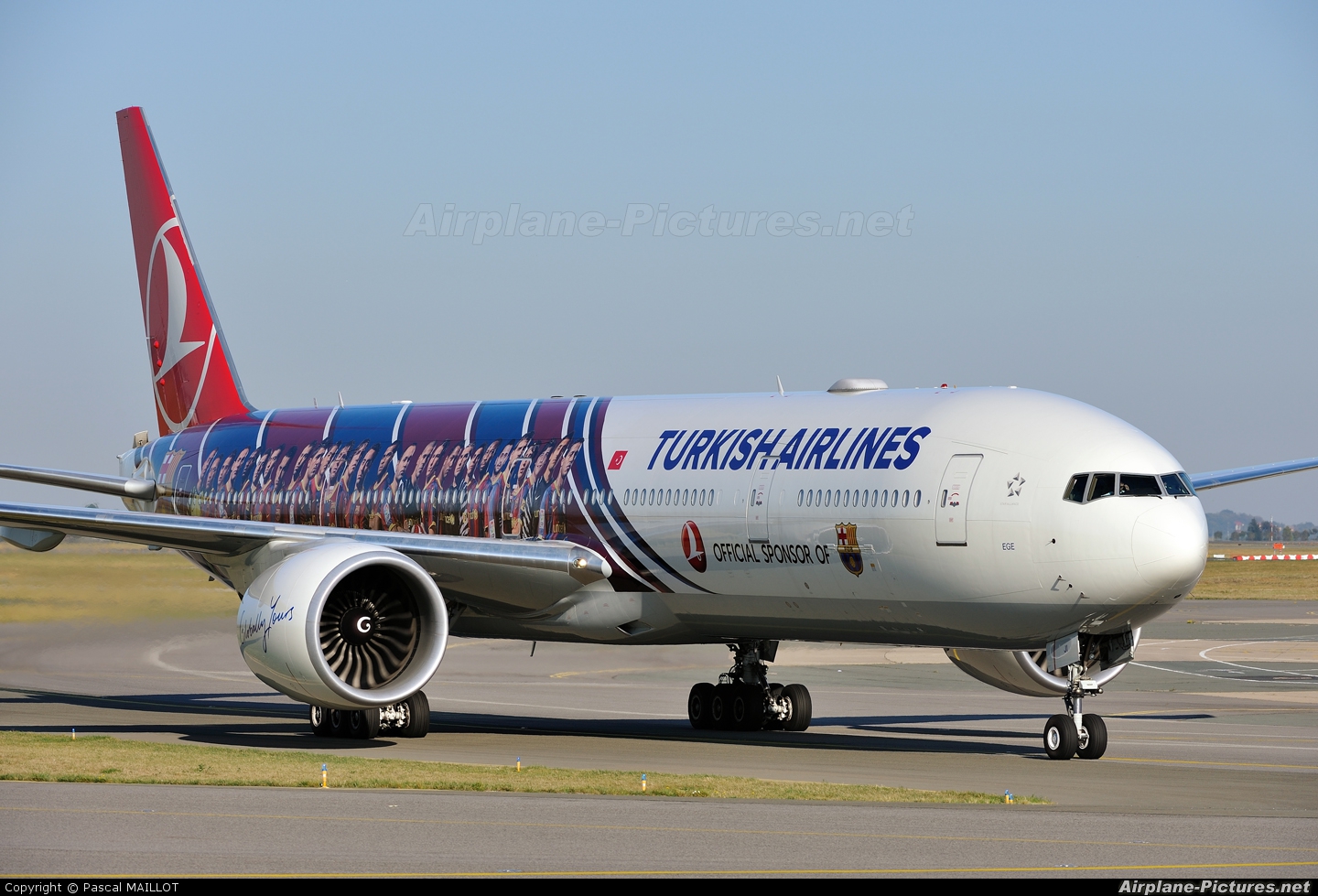 Turkish Airlines TC-JJI aircraft at Paris - Charles de Gaulle