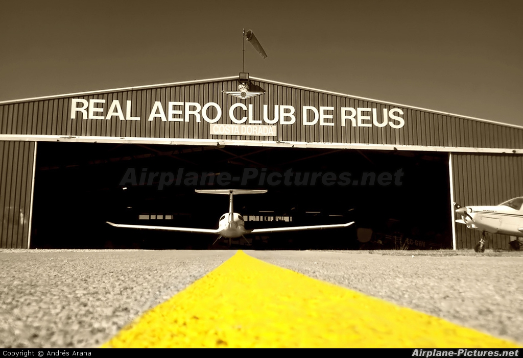 - Airport Overview - aircraft at Reus
