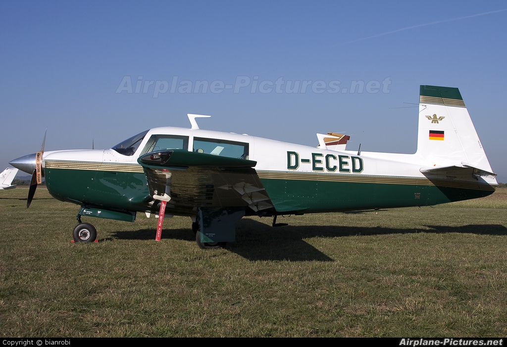 Private D-ECED aircraft at Verona - Boscomantico
