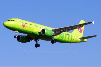 VQ-BES - S7 Airlines Airbus A320