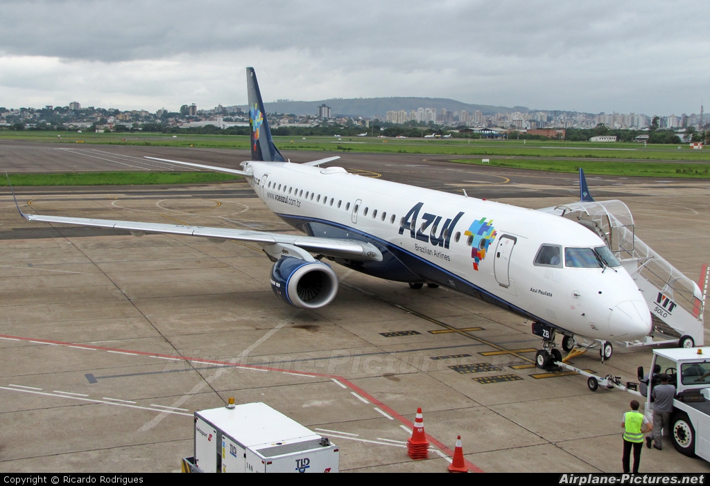 Azul Linhas Aéreas PR-AZB aircraft at Porto Alegre - Salgado Filho