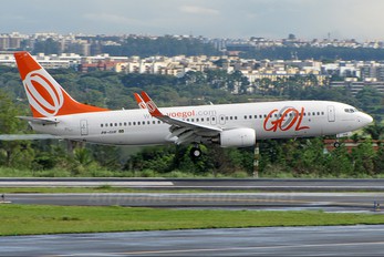 PR-GUE - GOL Transportes Aéreos  Boeing 737-800