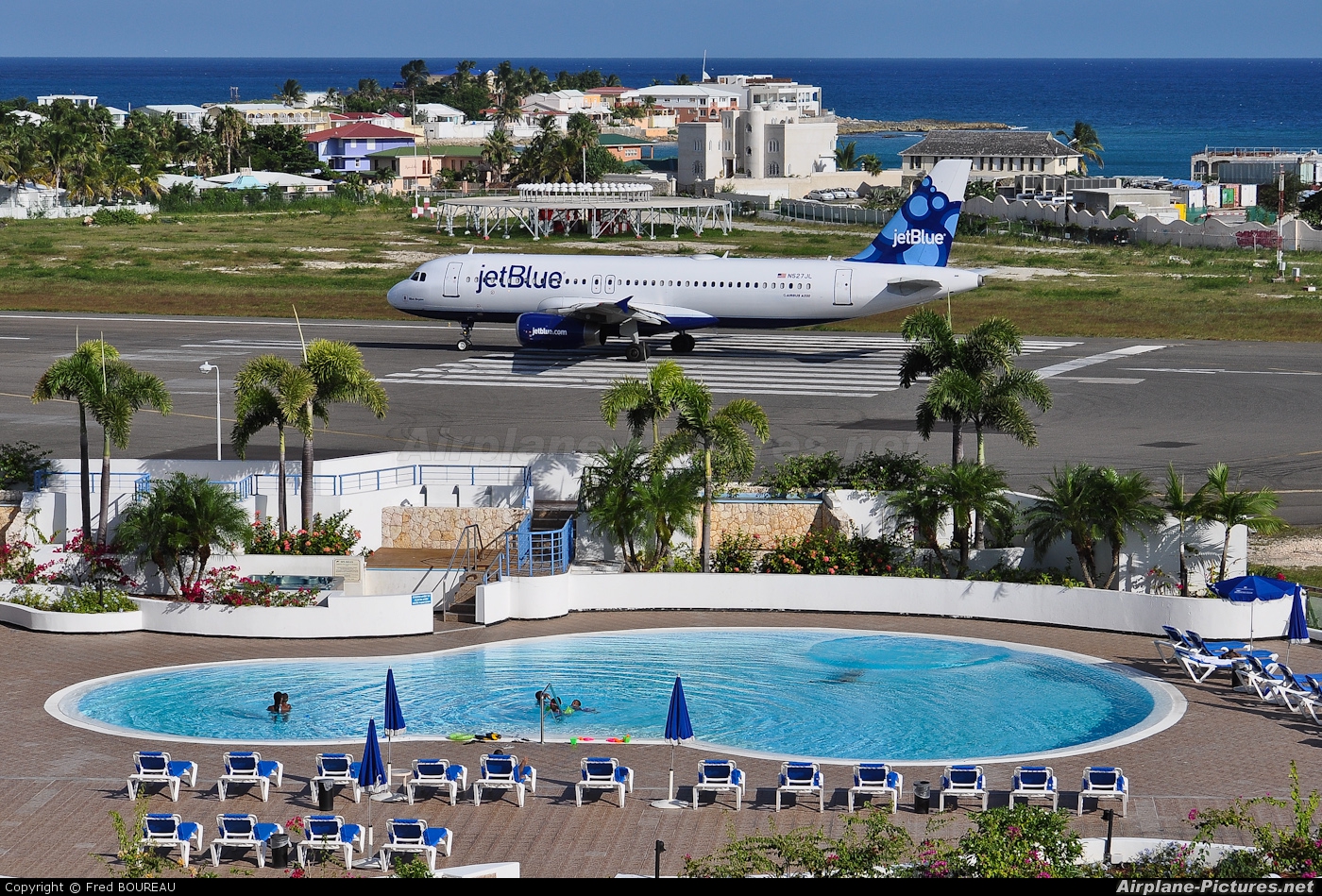 JetBlue Airways N527JL aircraft at Sint Maarten - Princess Juliana Intl