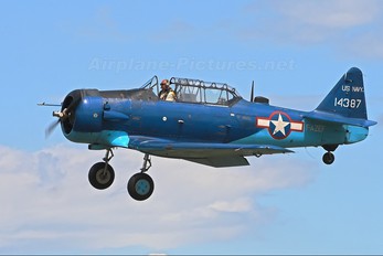 F-AZEF - Private North American Harvard/Texan (AT-6, 16, SNJ series)