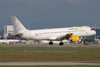 EC-ICS - Vueling Airlines Airbus A320