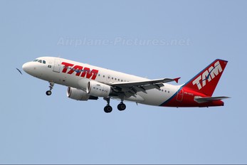 PR-MYC - TAM Airbus A319