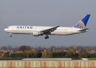 N652UA - United Airlines Boeing 767-300ER