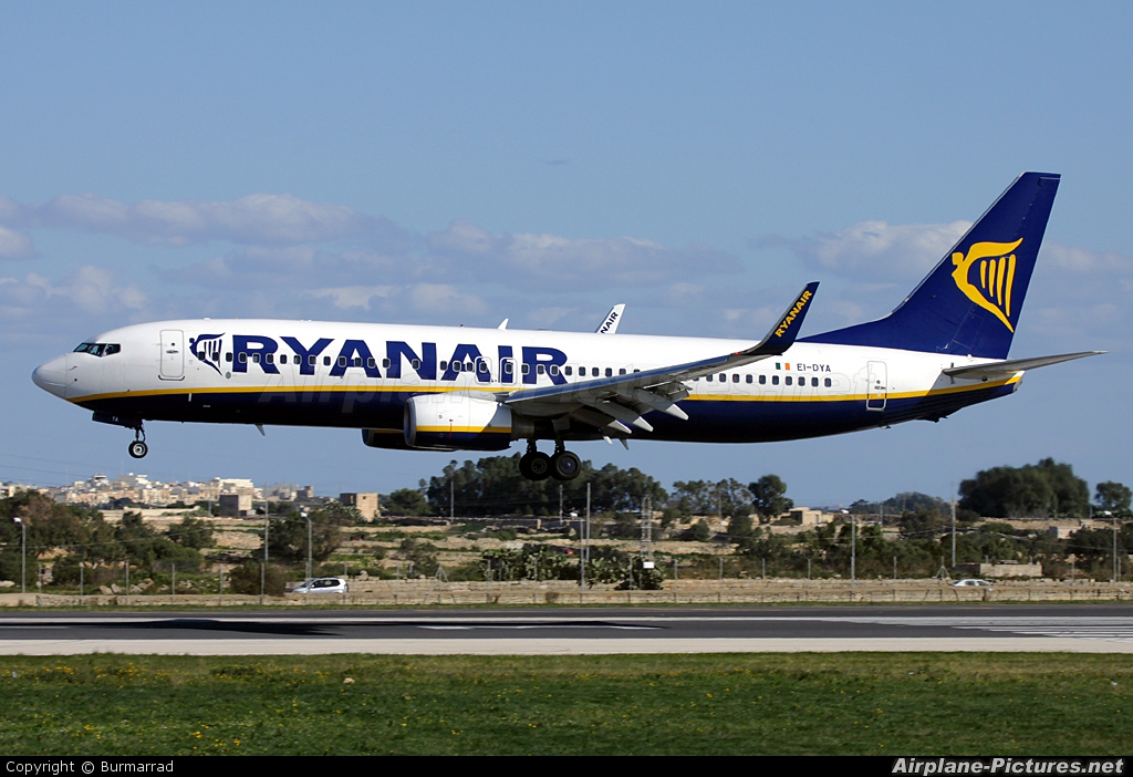 Ryanair EI-DYA aircraft at Malta Intl