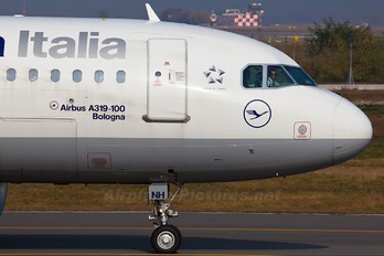 D-AKNH - Lufthansa Italia Airbus A319