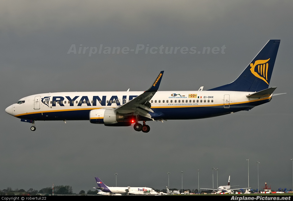 Ryanair EI-DHX aircraft at Dublin