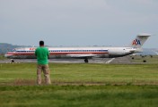 American Airlines N7543A image
