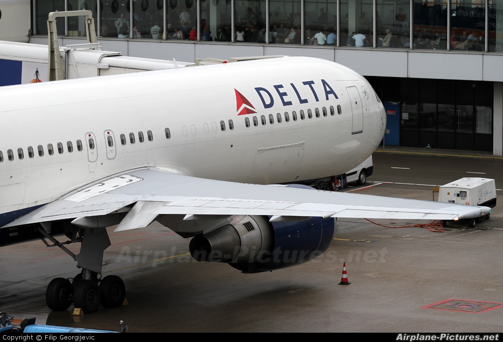 Delta Air Lines N1602 aircraft at Amsterdam - Schiphol