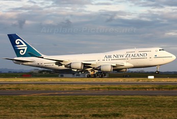 ZK-NBV - Air New Zealand Boeing 747-400