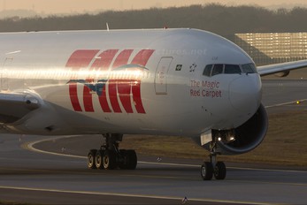 PT-MUA - TAM Boeing 777-300ER