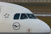 Lufthansa D-AIRM image